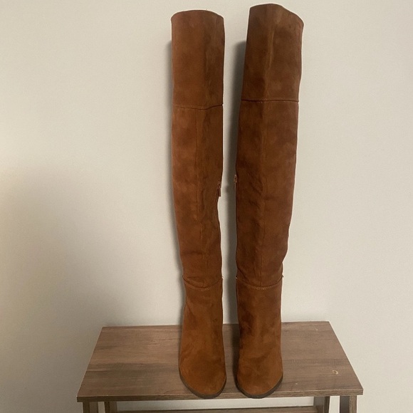 Express Camel Brown Suede Tall Western Style High Riding Boots sz 6 Classic - Picture 2 of 7